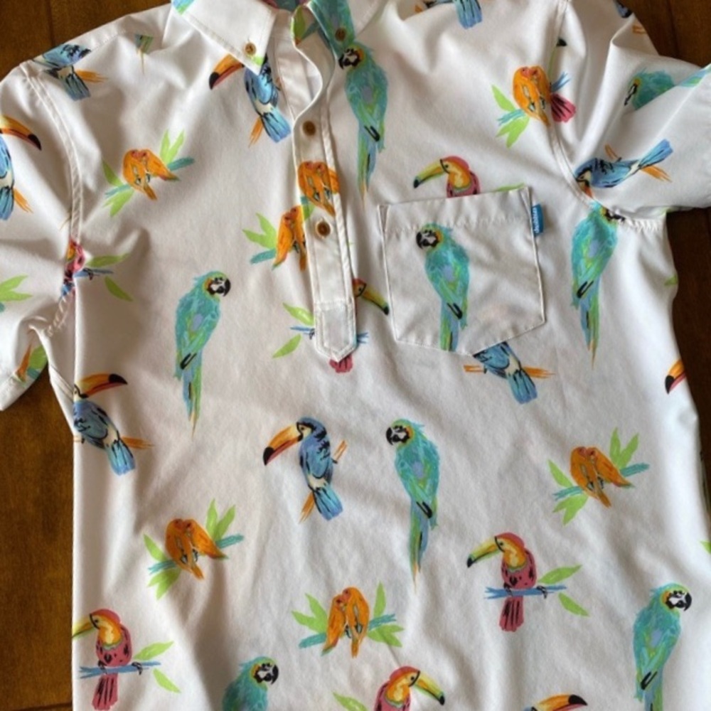 Chubbies “Where’s My Macaw” stretch shirt.